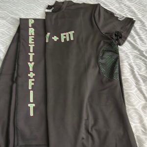 This 2 pc Workout “Pretty FIT”by ☘️ Storehouse is Black, Sexy, & stretchy!!!